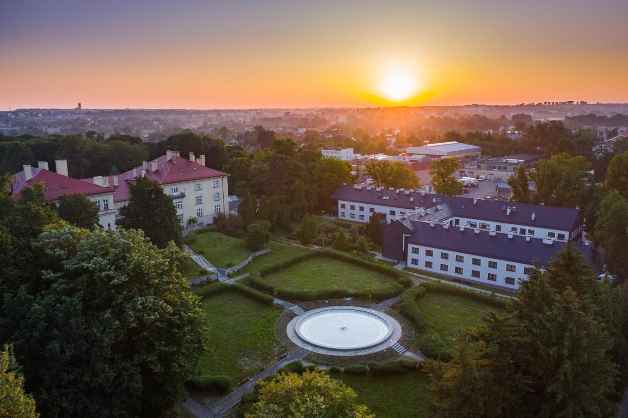 Centrum Rehabilitacji Spolecznej I Zawodowej Zaz Sloneczne Wzgorze Tarnów Exteriér fotografie